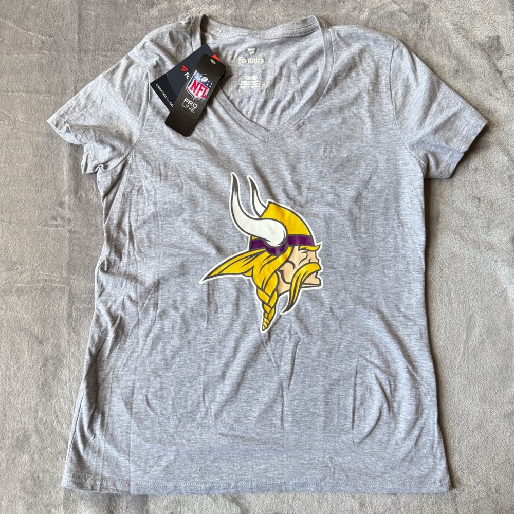 NFL Pro Line Minnesota Vikings Gray V-Neck T-Shirt Lagoon 05 Women Medium NWT